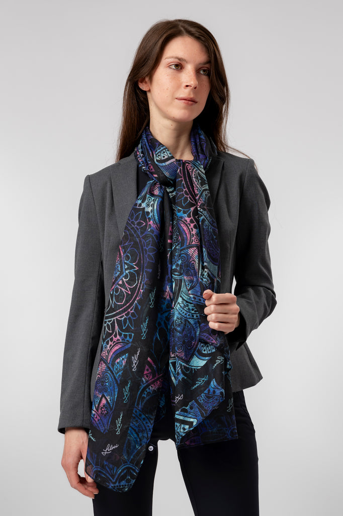 lelosi_scarf_kendall_0